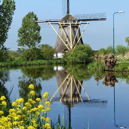 Mondriaanmolen, A Real Windmill Close To Amsterdam أبكودْ المظهر الخارجي الصورة